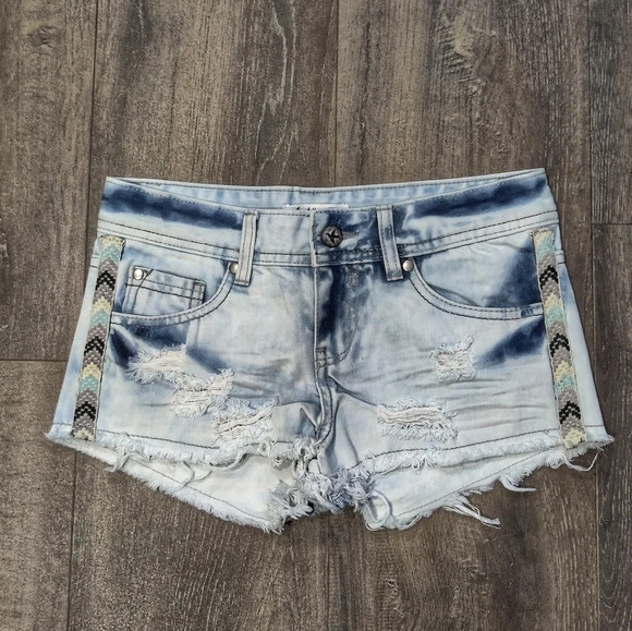 *NWT* Others Follow Jean Shorts - Picture 1 of 3